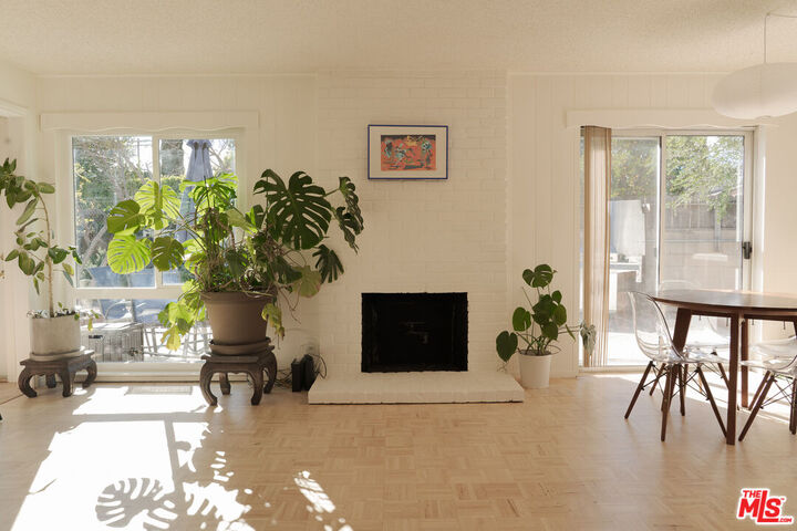 Property Photo:  22736 Cantlay St  CA 91307 