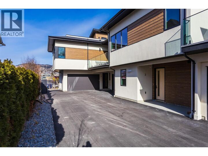 Property Photo: 970 Lawson Avenue 3 BC V1Y 6T1