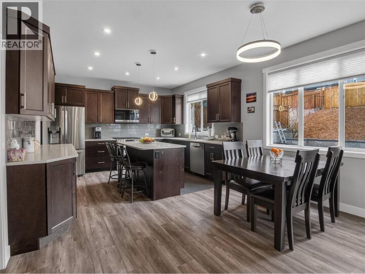 Property Photo: 2070 Lawrence Avenue BC V2A 9G6