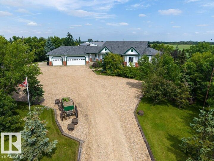 Property Photo:  49317 Rge Rd 245  AB T4X 2P8 