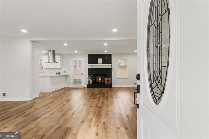 Property Photo:  2142 Colonial Oak Way SW  GA 30087 