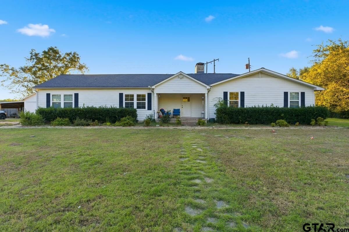 Property Photo:  17597 Cr 452  TX 75771 