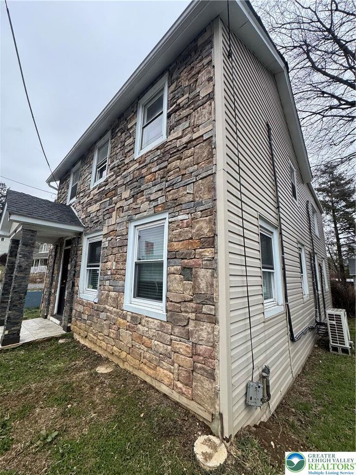 Property Photo:  3276 Easton Avenue  PA 18020 