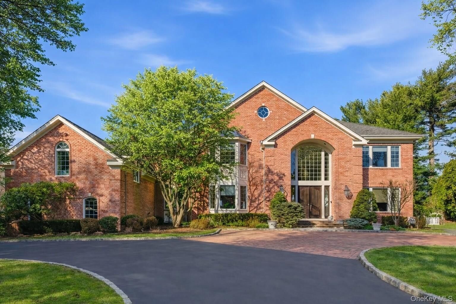 Property Photo:  19 Cobblestone Court  NY 11721 