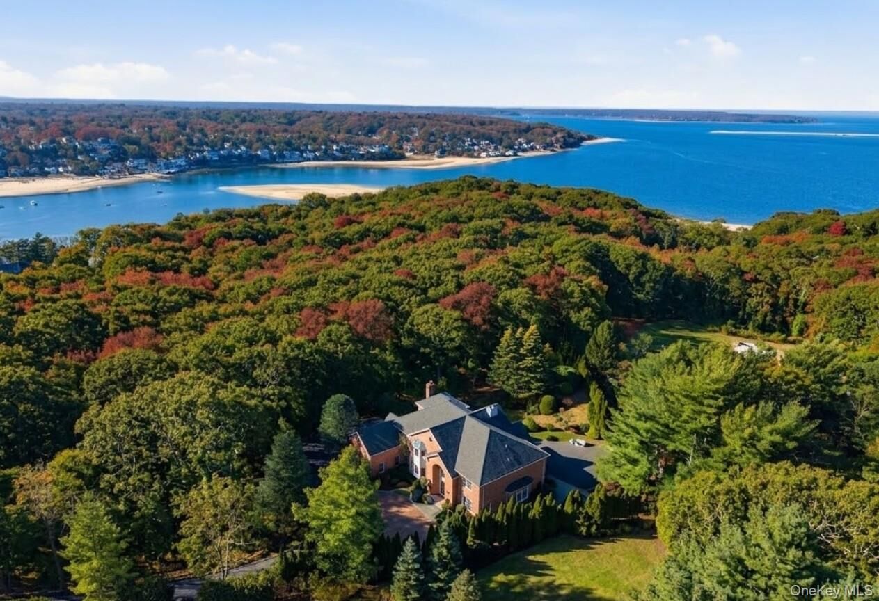 Property Photo: 19 Cobblestone Court NY 11721