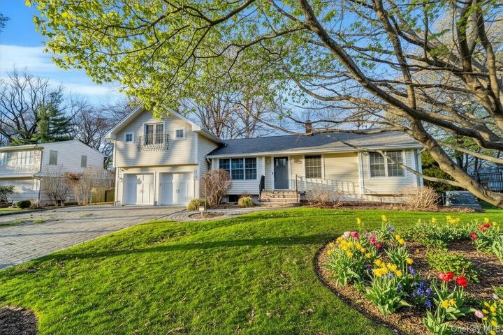 Property Photo:  4 Iroquois Avenue  NY 10964 