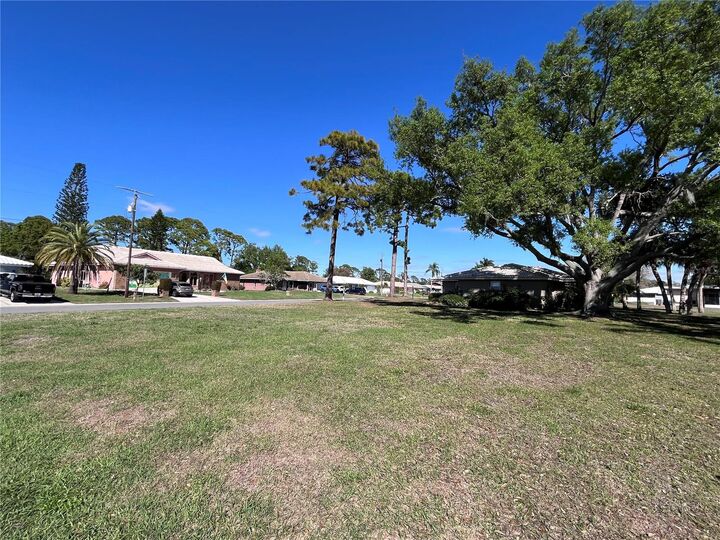 Property Photo:  618 Rubens Drive 618  FL 34275 