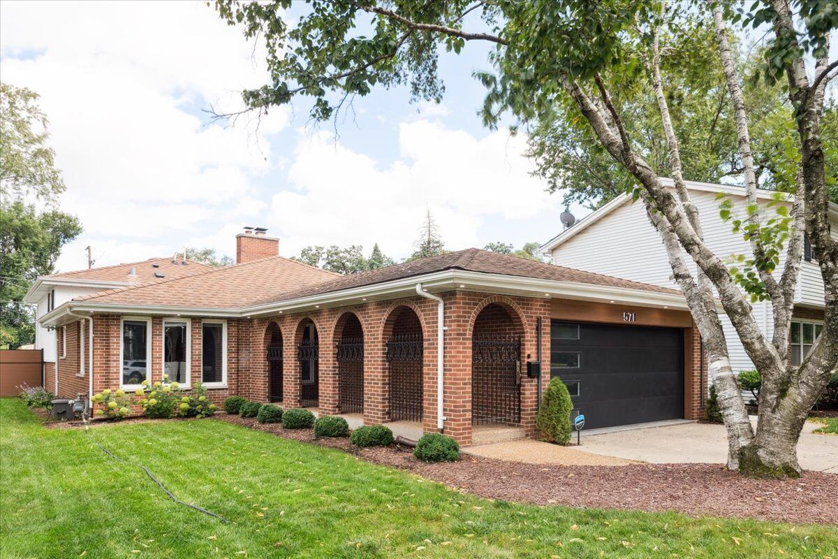 Property Photo:  571 Byrd Road  IL 60546 