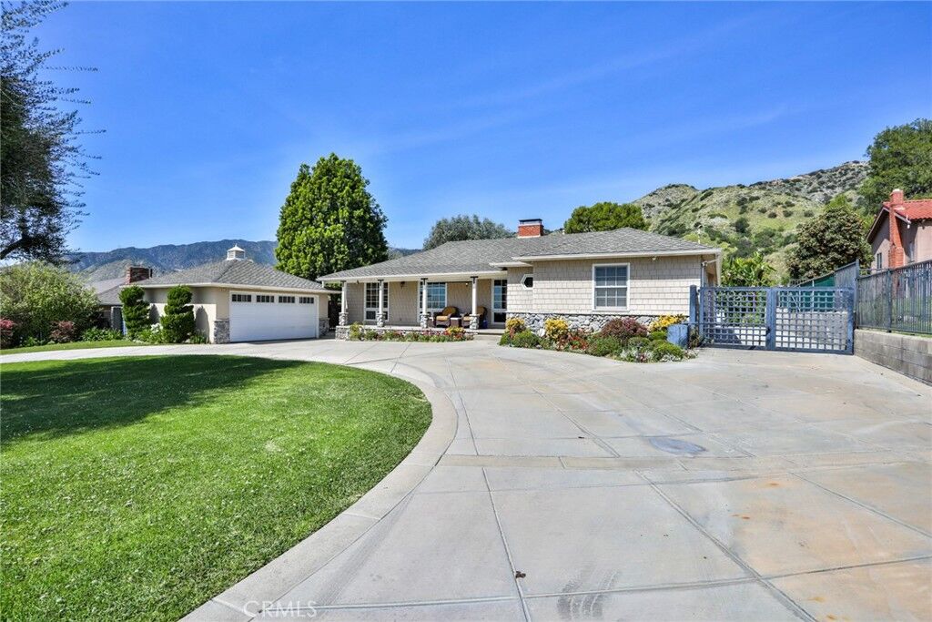 Property Photo:  579 E Sierra Madre  CA 91702 