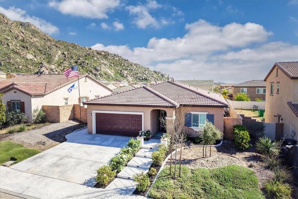 Property Photo: 30151 Meadow Oaks CA 92585
