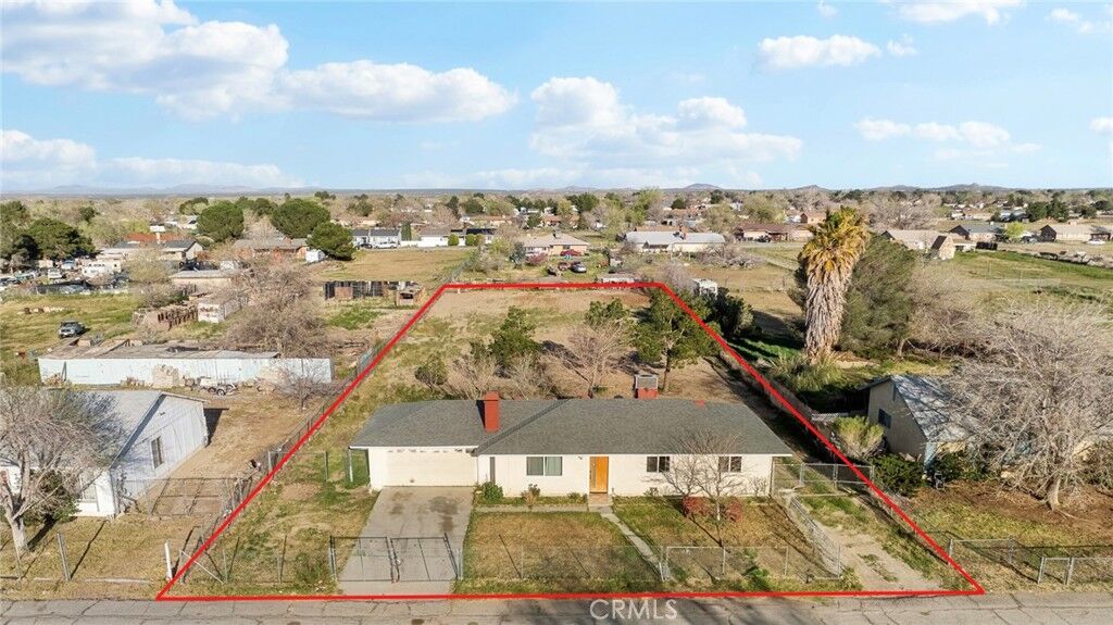 Property Photo:  40562 172nd St E  CA 93535 