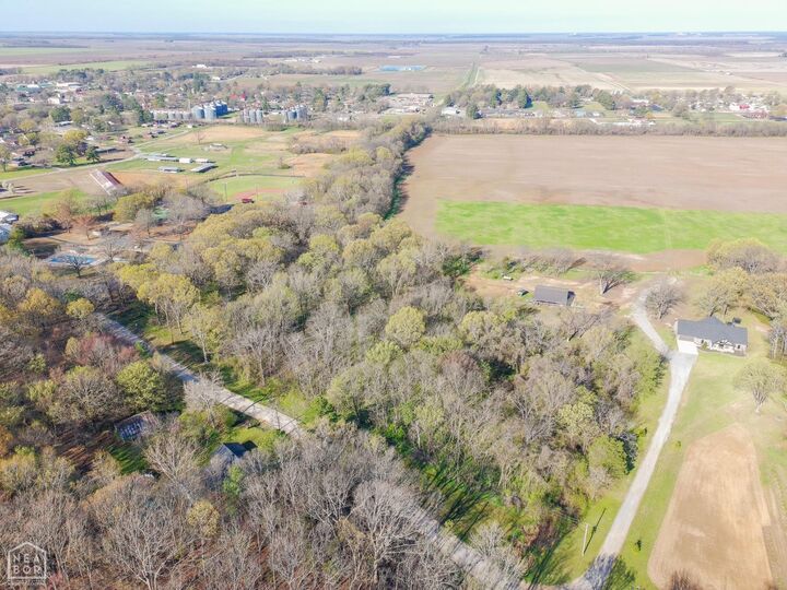 Property Photo:  6 Old Military Lane  AR 72432 