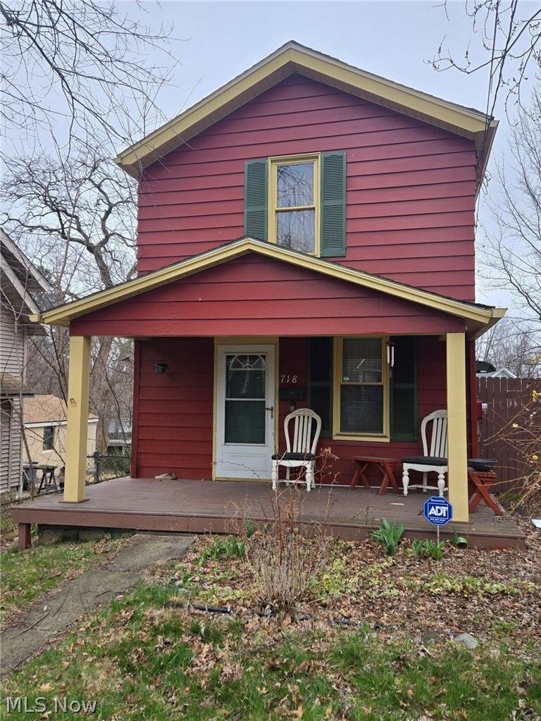 Property Photo:  718 Eastland Avenue  OH 44305 