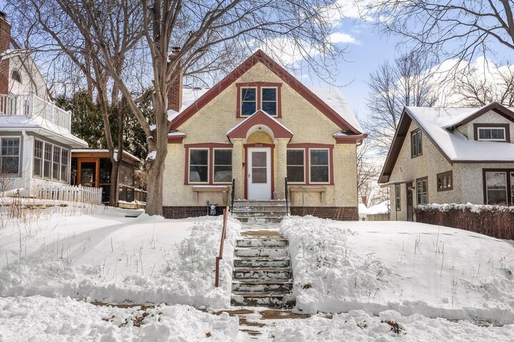 Property Photo:  2028 James Avenue  MN 55105 