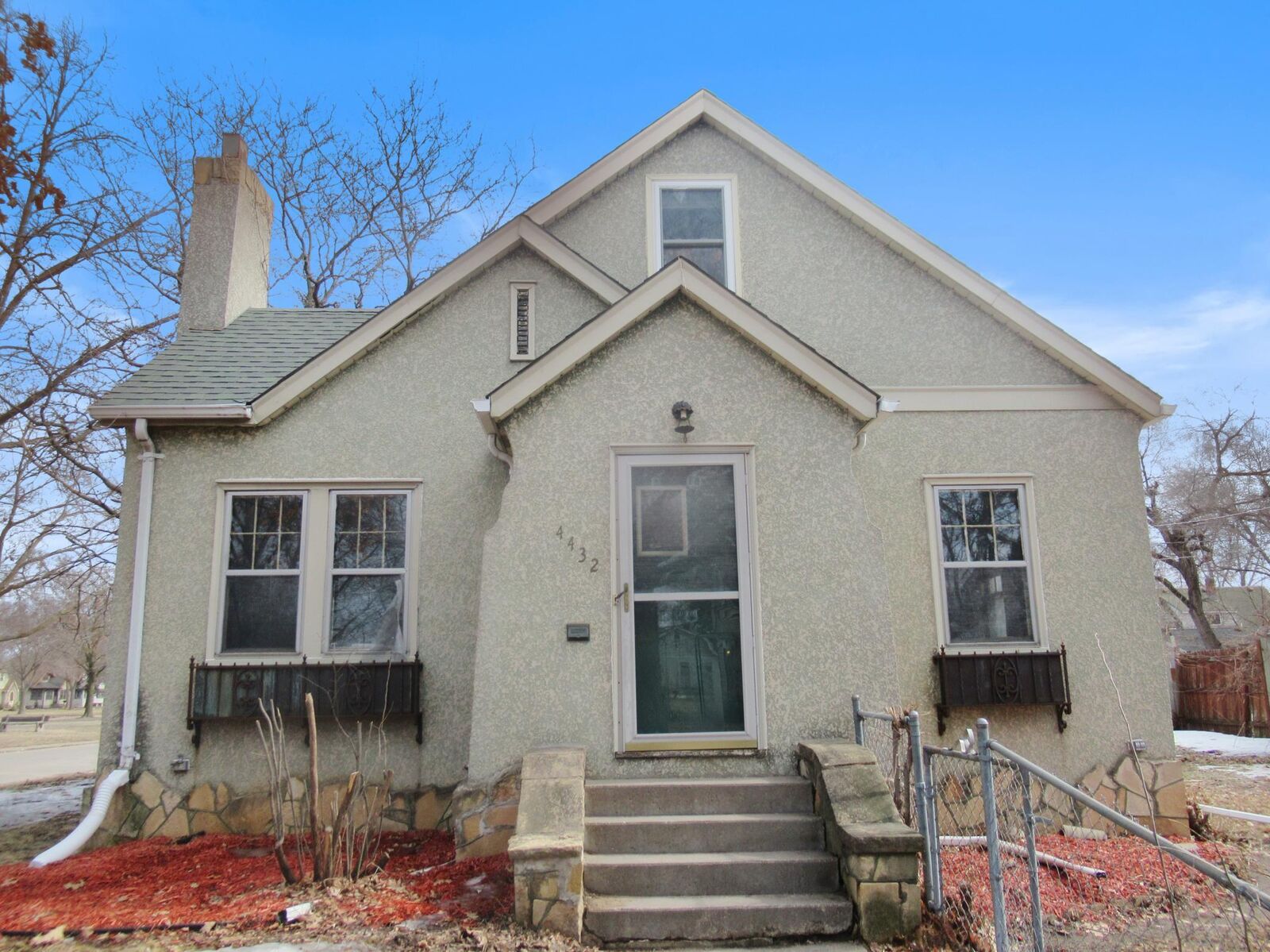 Property Photo:  4432 James Avenue N  MN 55412 