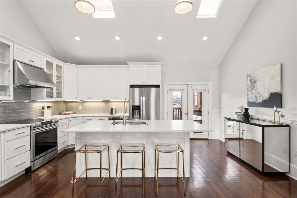 Property Photo:  58 High Street 5  MA 02129 