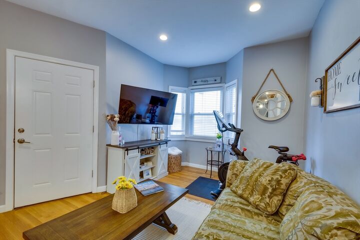 Property Photo:  266 Bowen St 1  MA 02127 