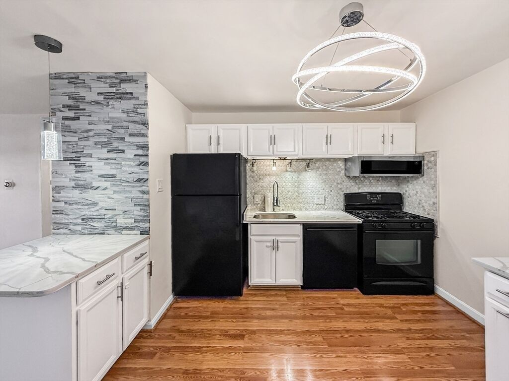 Property Photo:  6 Venice B3  MA 01923 