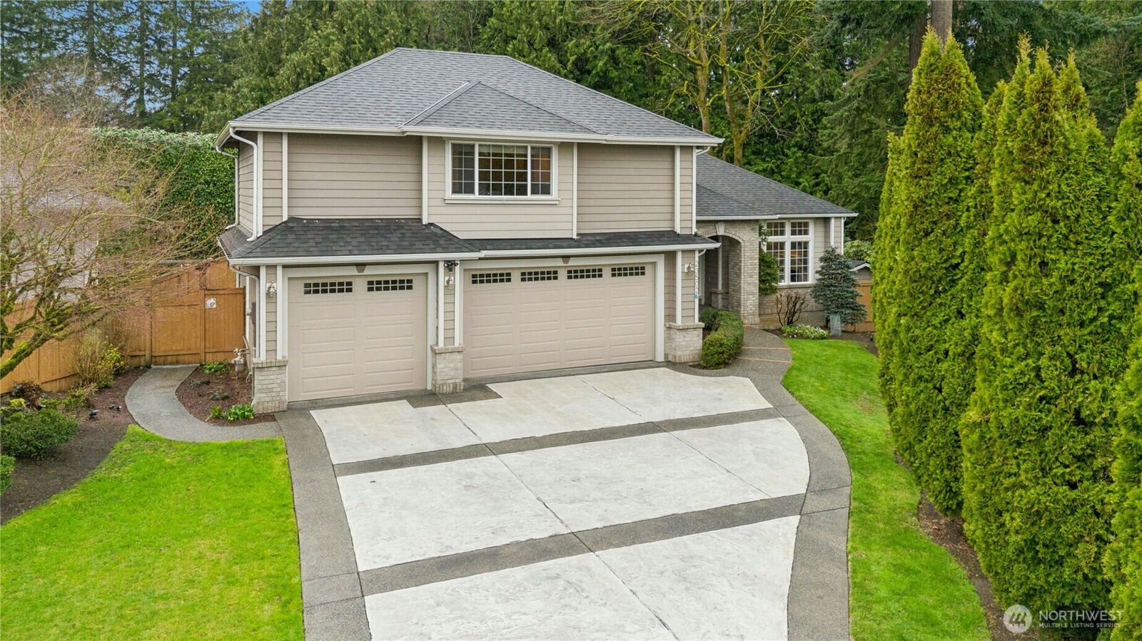 Property Photo:  23502  25th Drive SE  WA 98021 