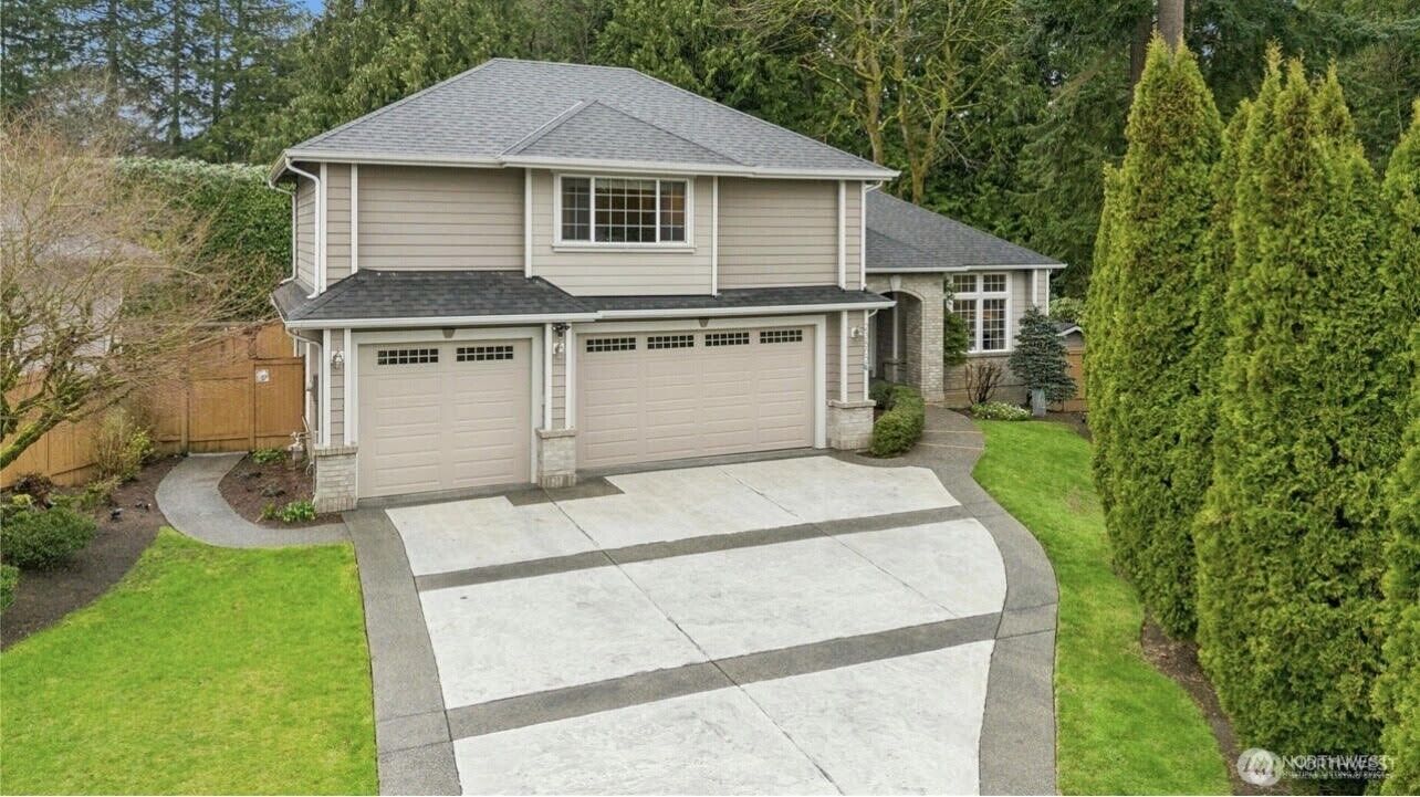 Property Photo:  23502  25th Drive SE  WA 98021 