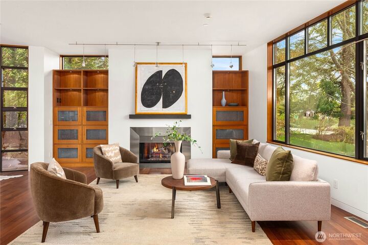 Property Photo:  4218  92nd Avenue NE  WA 98004 