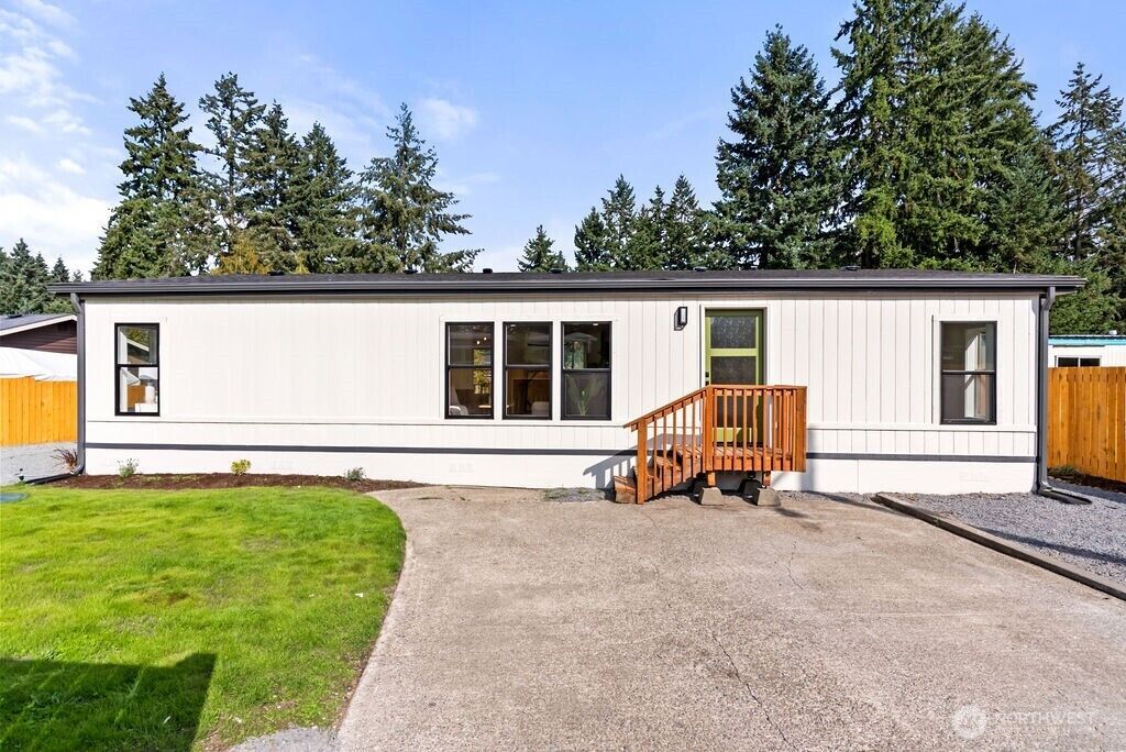 Property Photo:  19719  65th Avenue E  WA 98387 
