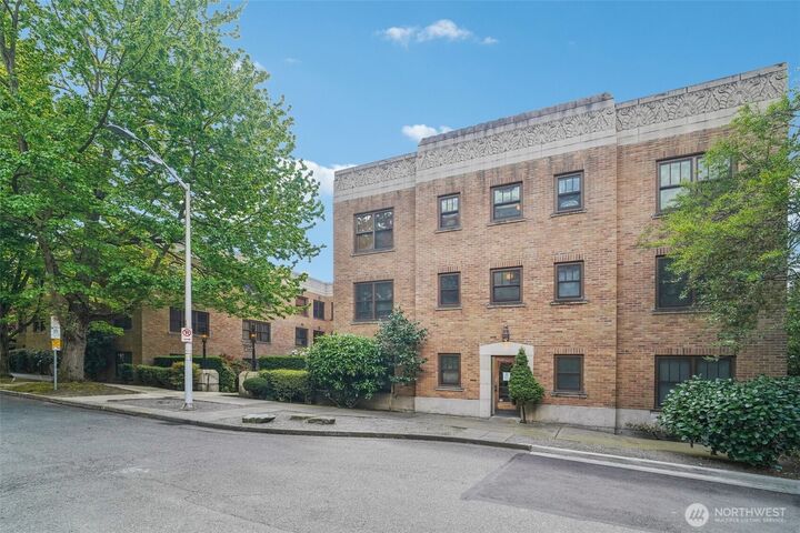 Property Photo:  519 W Roy Street 309  WA 98119 