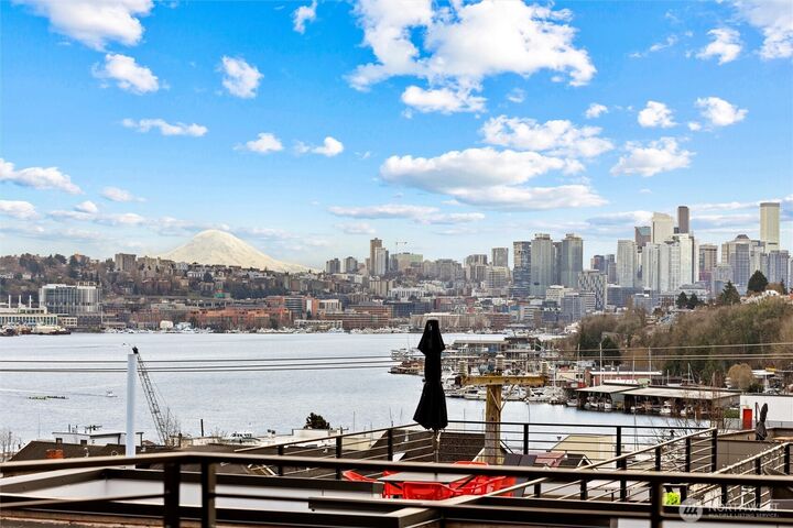 Property Photo:  3609 N Whitman Ave  WA 98103 