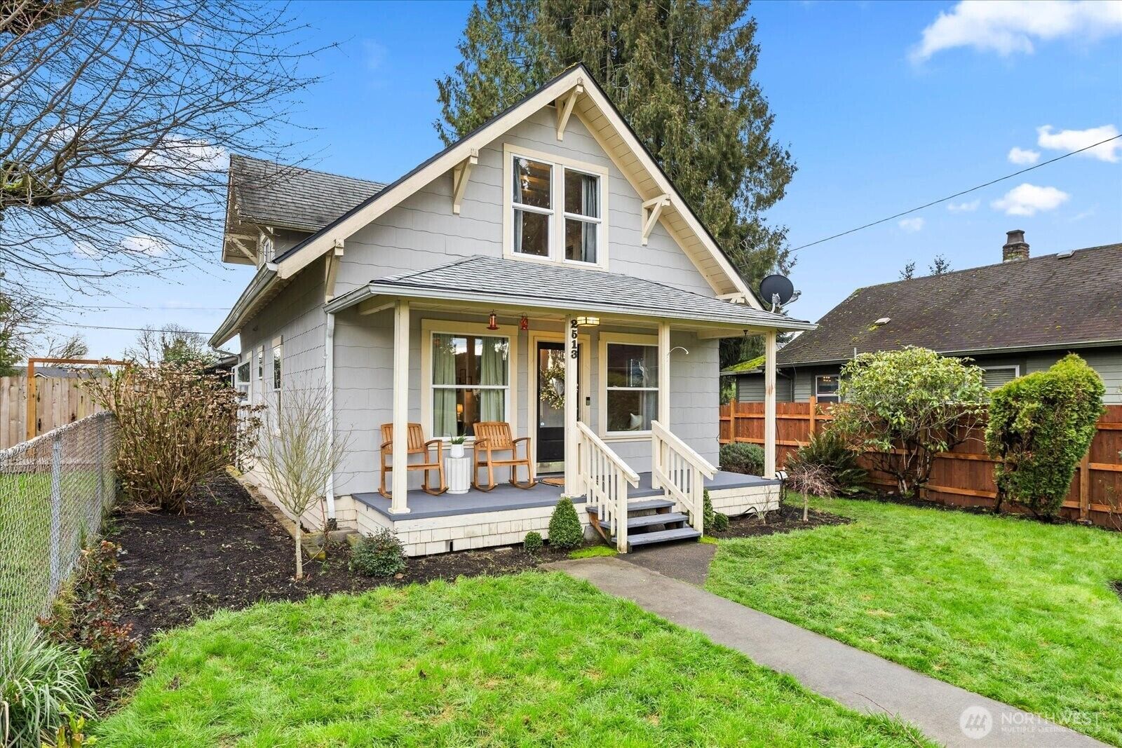 Property Photo:  2513  Cleveland Avenue  WA 98201 