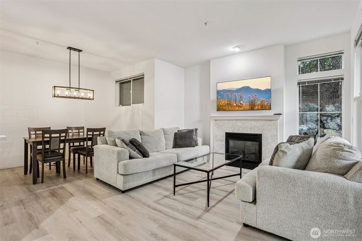 Property Photo:  23760  SE 52nd Lane 14-1  WA 98029 