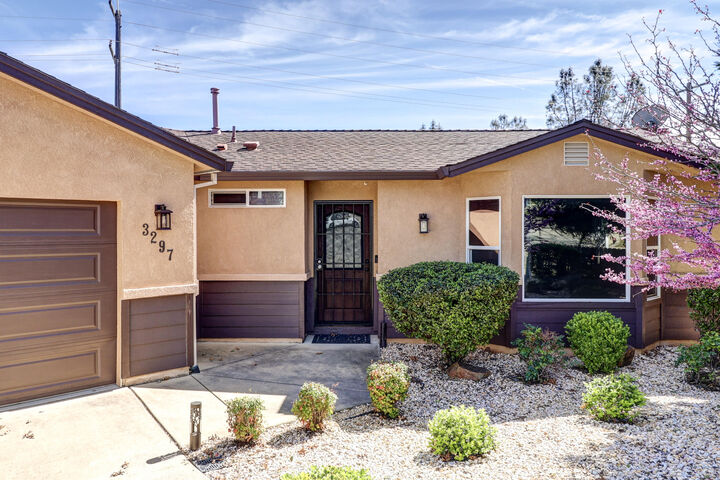 Property Photo: 3297 Bridgewater Court CA 96003