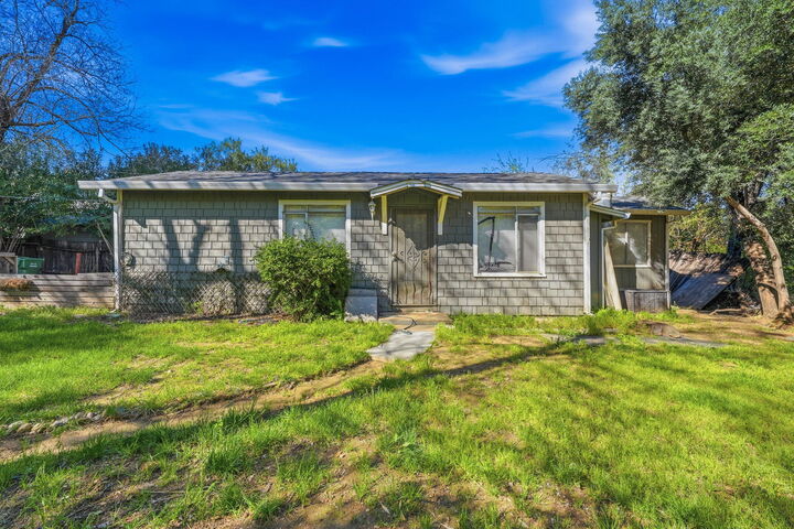 Property Photo:  1377 Willis Street  CA 96001 