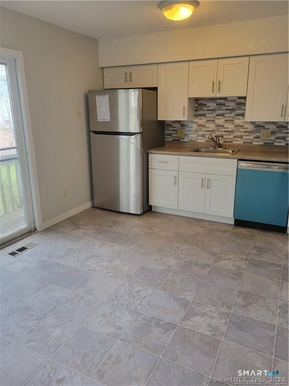 Property Photo:  666 Woodward Avenue 666  CT 06512 