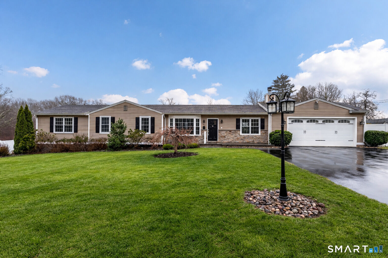 Property Photo:  194 Robin Lane  CT 06410 