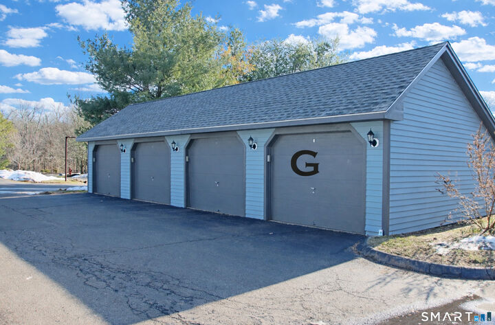 Property Photo:  30 Mallard Court 30  CT 06492 