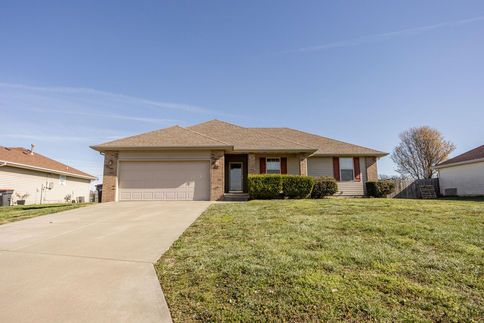 Property Photo:  607 W Osage Street  MO 65631 