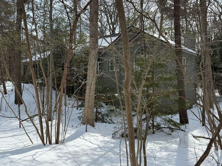 Property Photo: 10297 Dogwood Crescent ON N0M 1T0