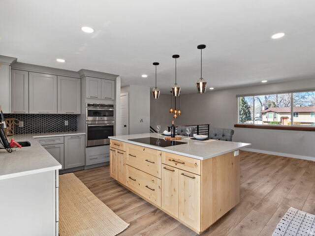 Property Photo:  852 E Dusty Rock Pl  UT 84094 