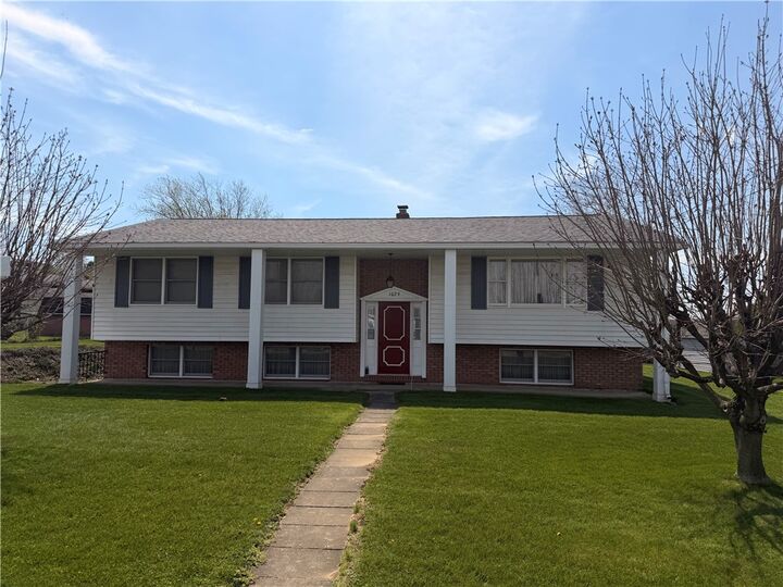 Property Photo:  1029 James St  PA 15650 