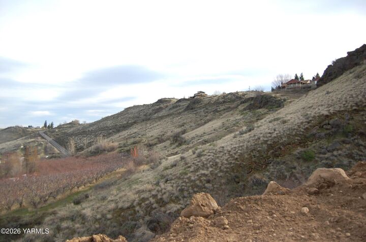 Property Photo:  Nka S Naches Rd  WA 98908 