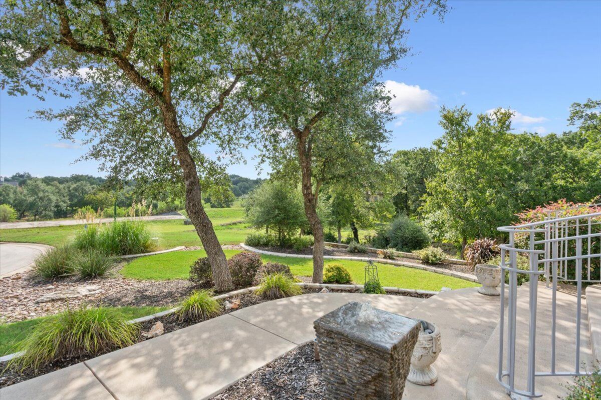 Property Photo: 116 Hacienda Heights Cove TX 78633