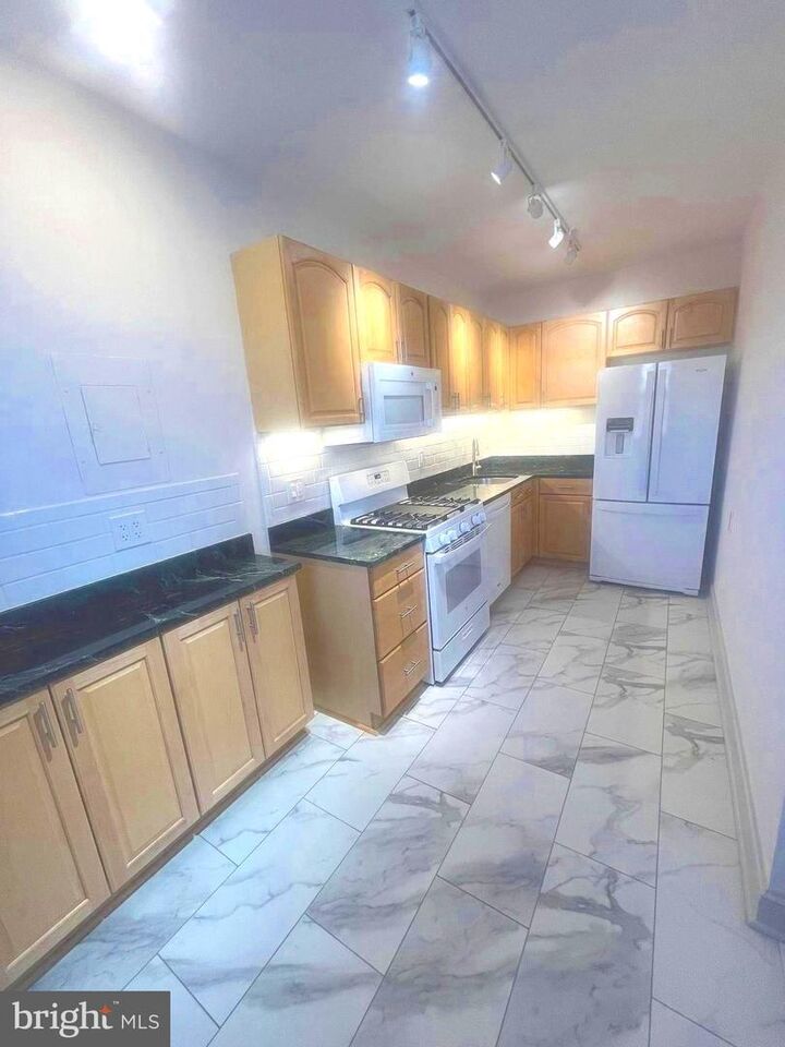 Property Photo:  715 S Washington Street S C-32  VA 22314 