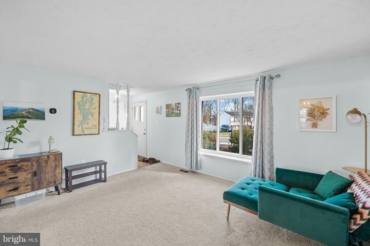 Property Photo:  8192 Oakglen Road  VA 20110 