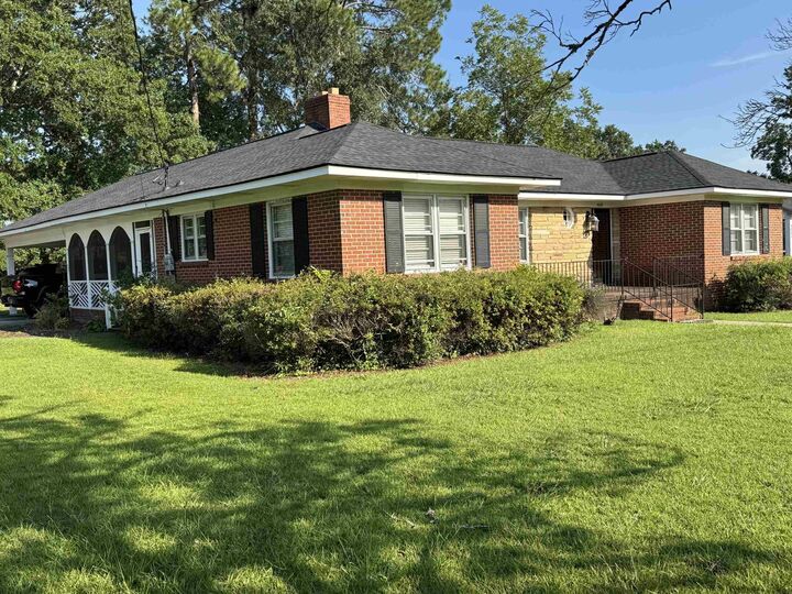 Property Photo:  1008 N Withlacoochee Ave.  SC 29571 