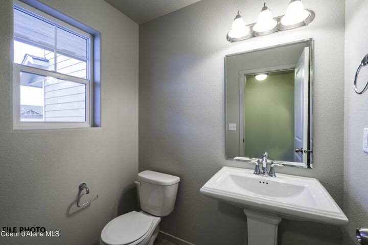 Property Photo:  407 S Treeline St  WA 99001 