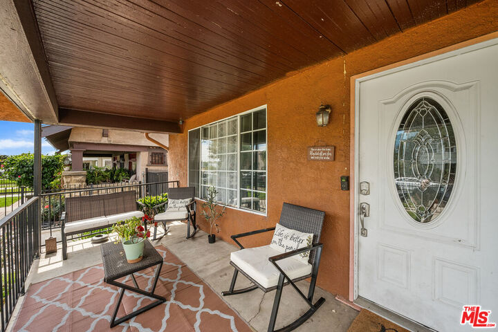 Property Photo: 3011 Van Buren Pl CA 90007