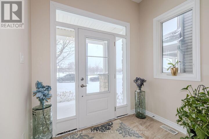 Property Photo:  942 Guinness Crescent  ON K2C 3H2 