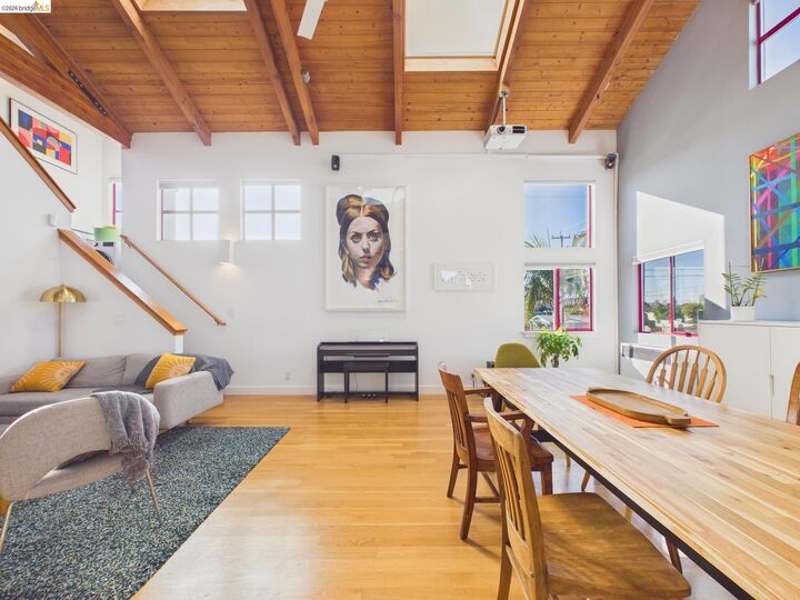 Property Photo: 2932 Filbert St 2 CA 94608