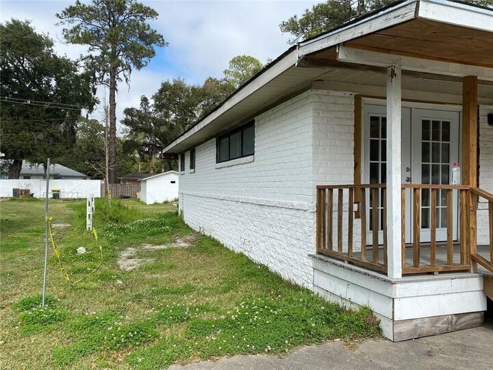 Property Photo: 106 E Derenne Avenue GA 31405