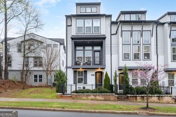 Property Photo: 816 S Columbia Drive GA 30030